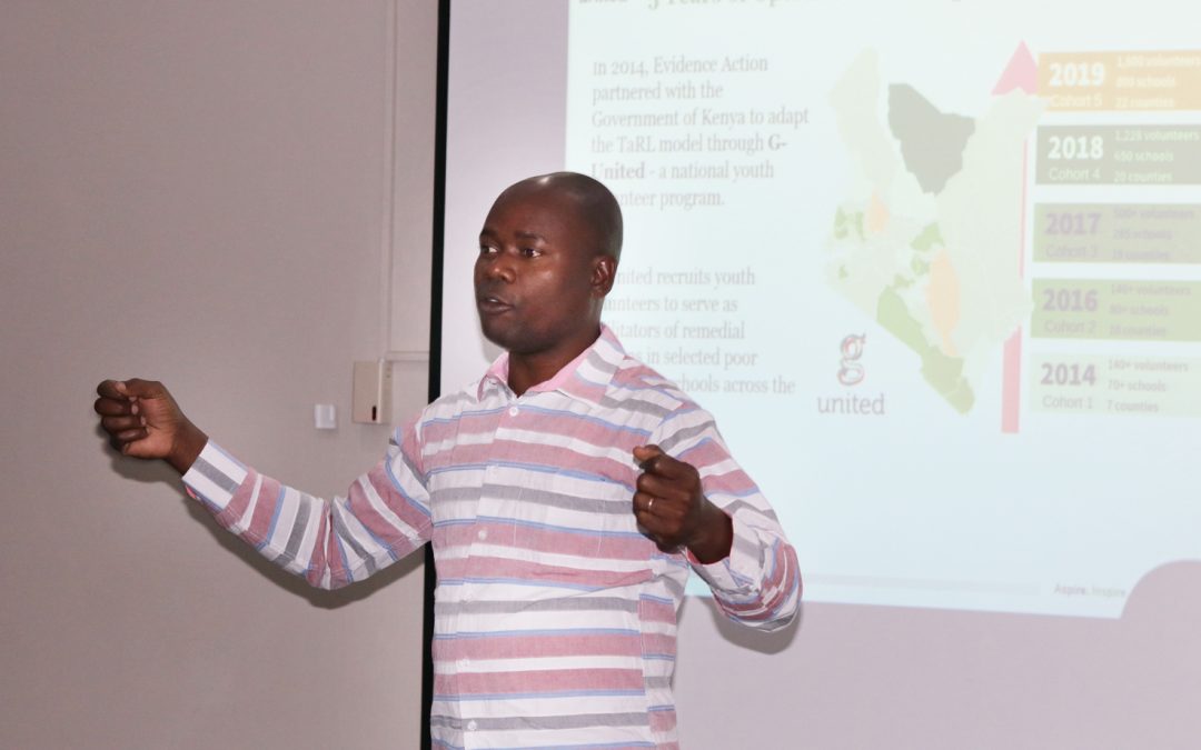 Fred Abungu from Evidence Action presents on TaRL in Kenya during the TaRL 3-day workshop